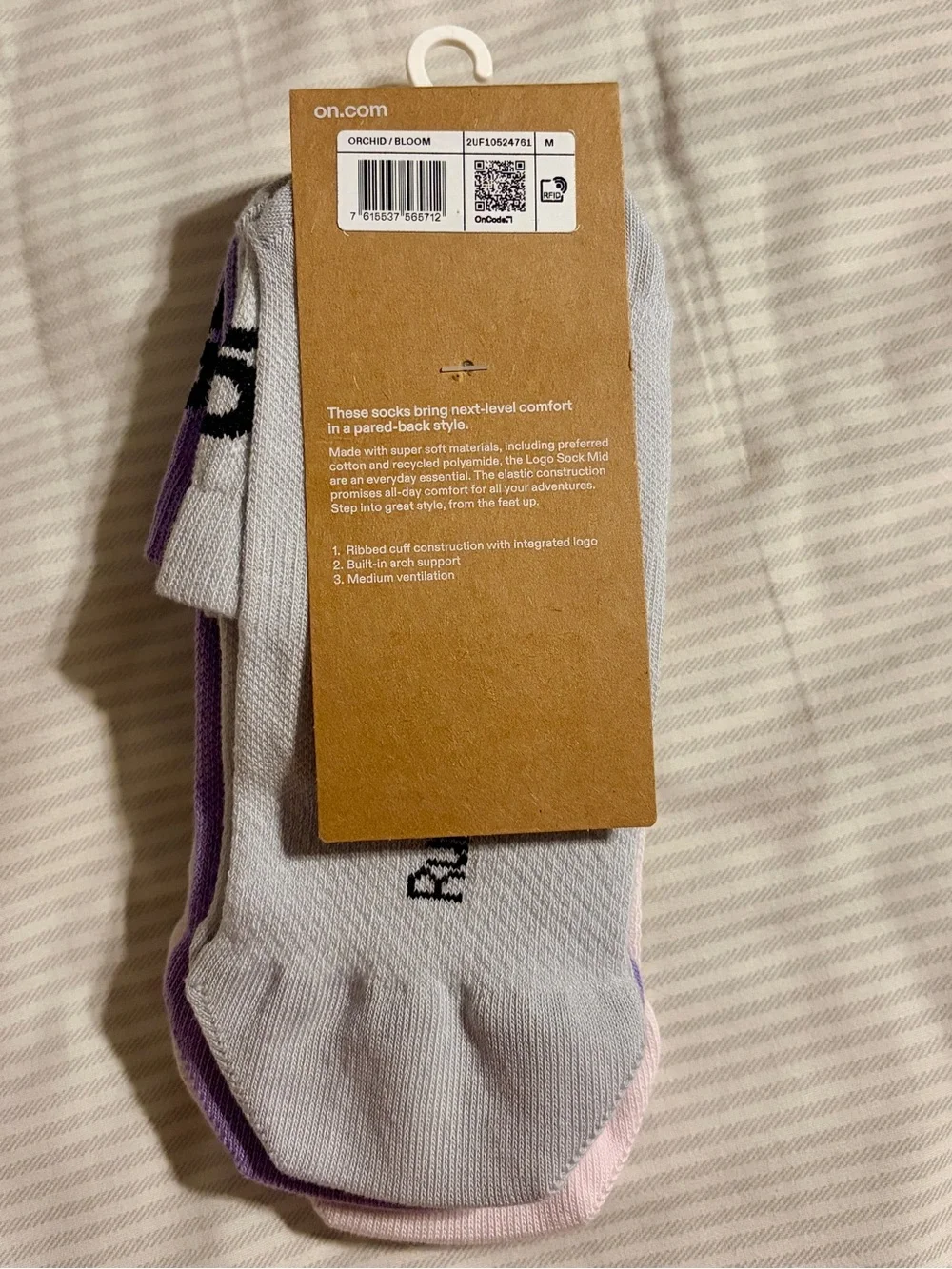On Running Logo Sock Mid 3P in orchid bloom